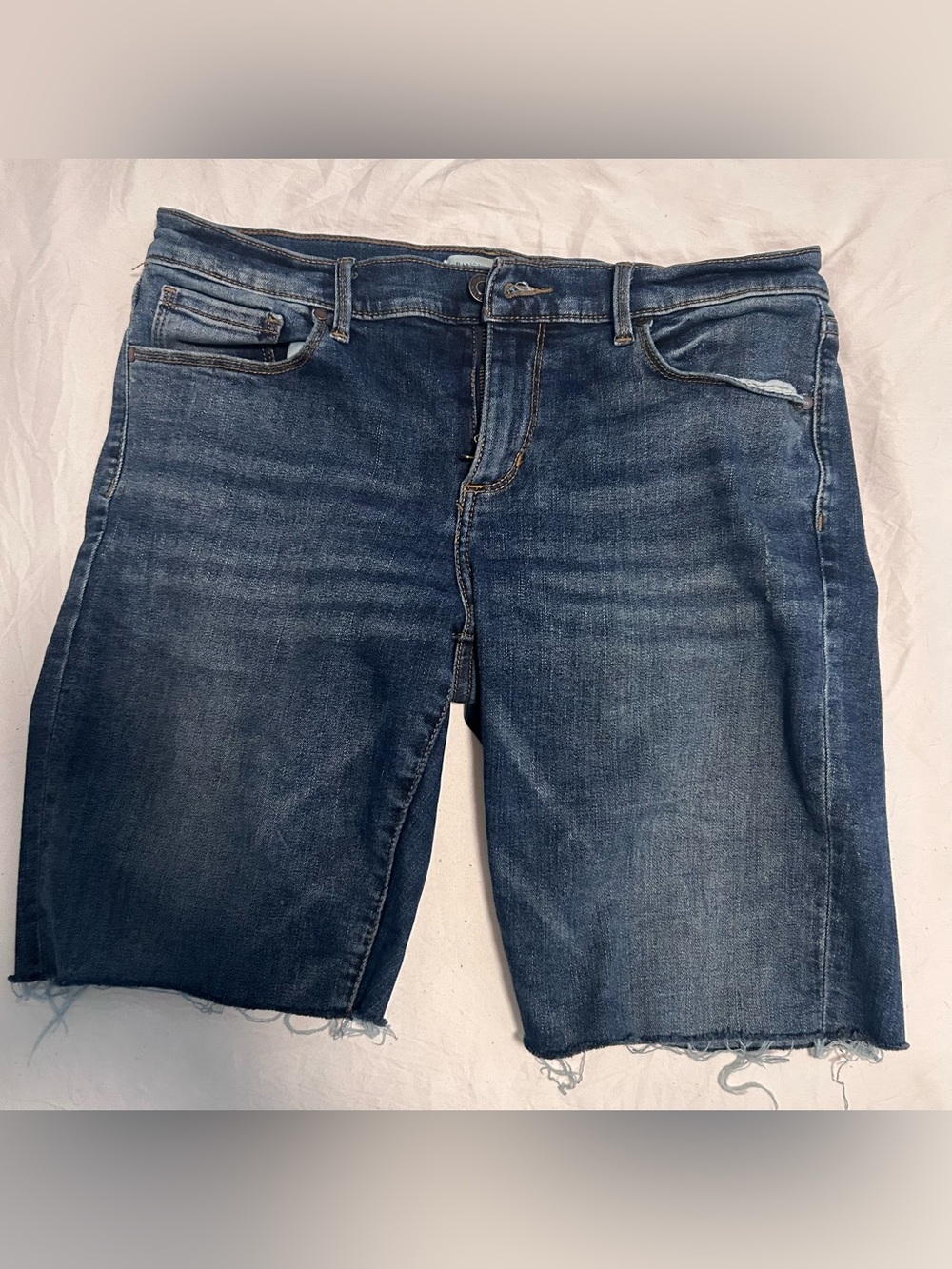 Banana Republic Bermuda Jean shorts size 28